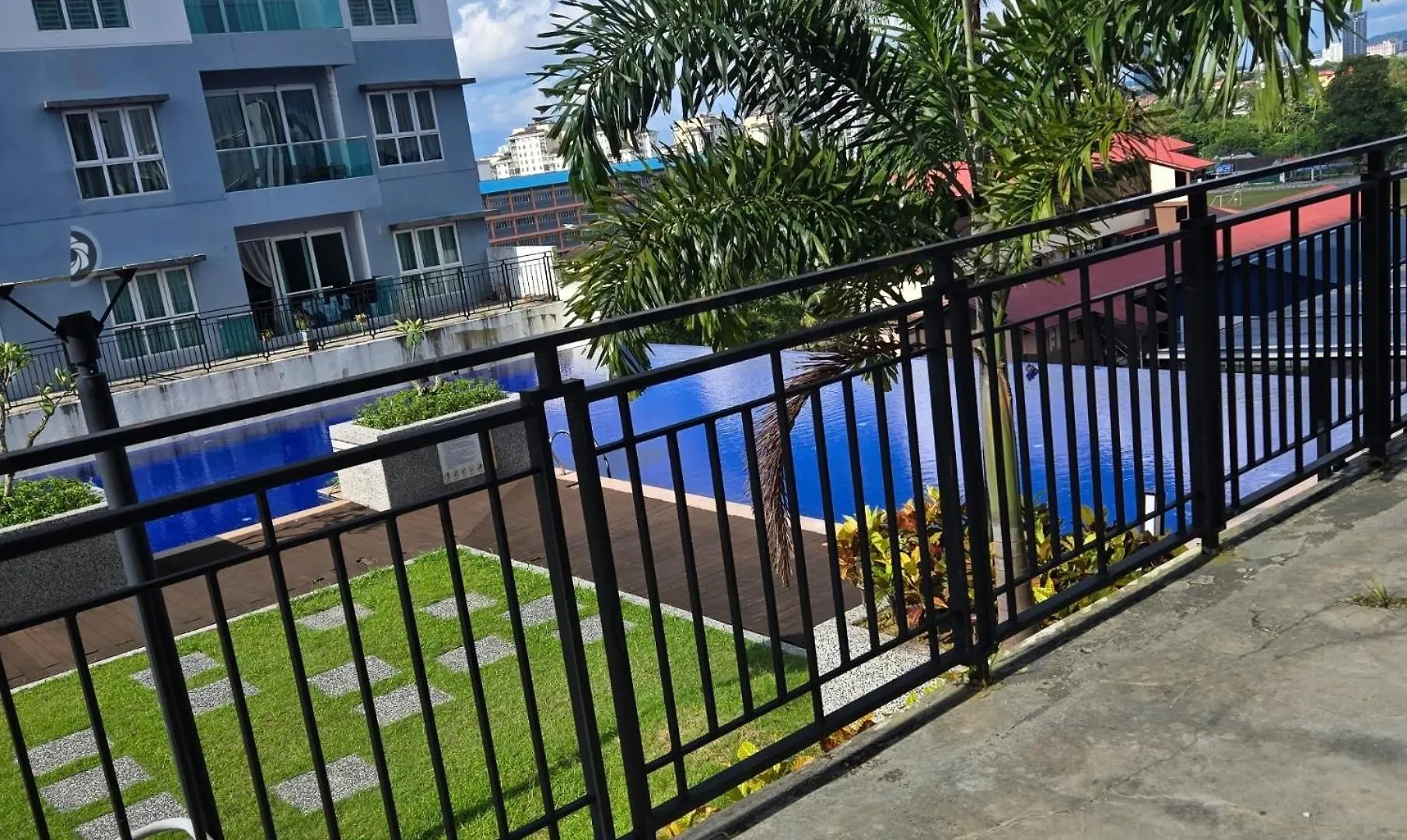 Condominium Apartment جوهر بهرو